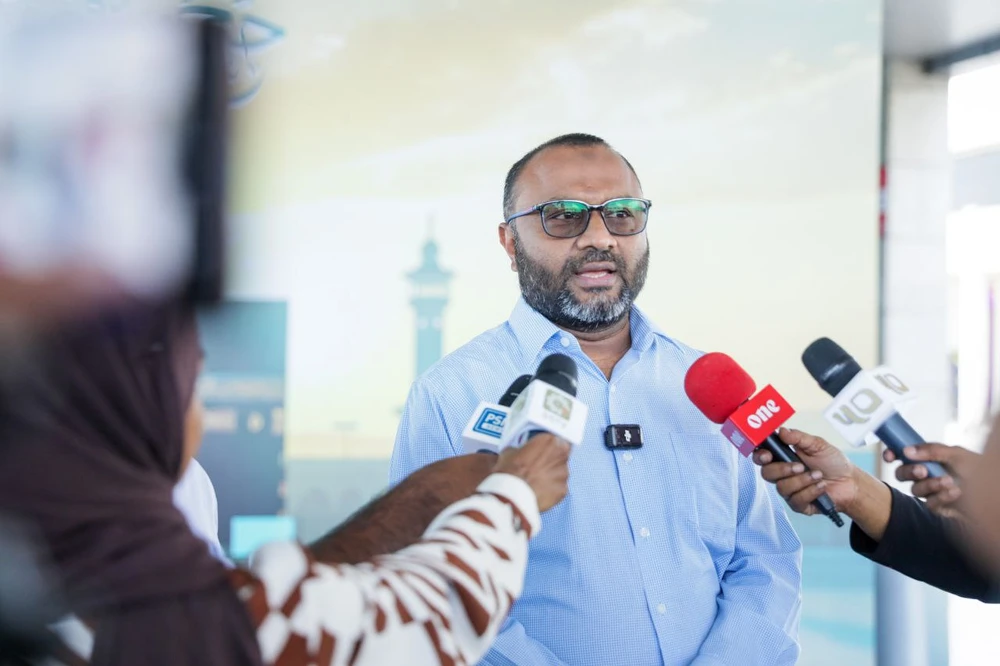 photo for ވަޒީރު ޑރ. ޝަހީމް ނޫސްވެރިންނާއި ބައްދަލު ކުރެއްވުން